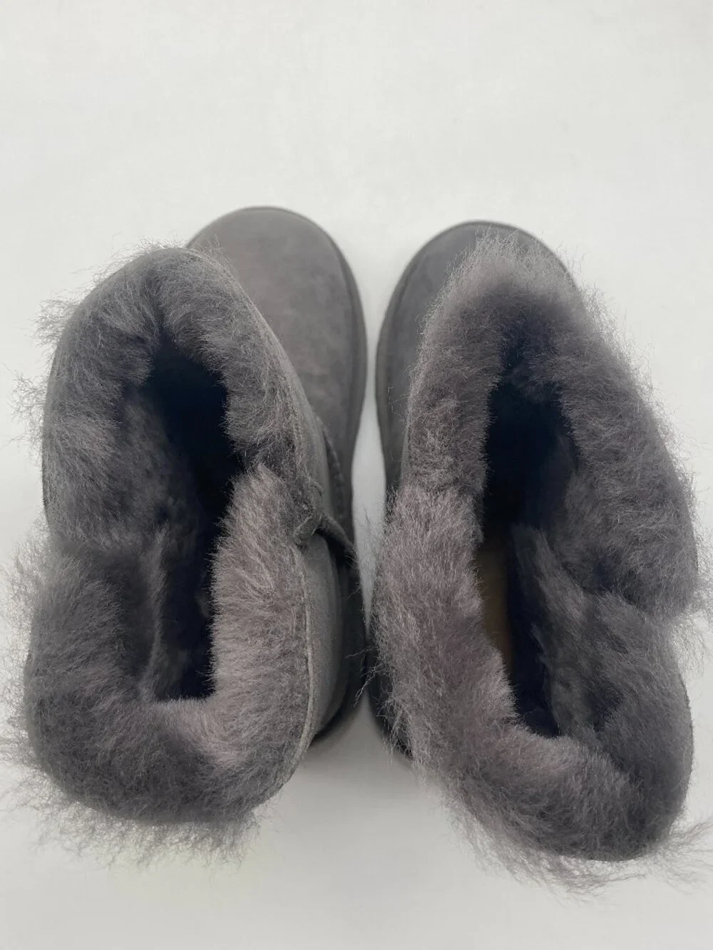 UGG KIDS BAILEY BUTTON GREY US KIDS SIZE 1